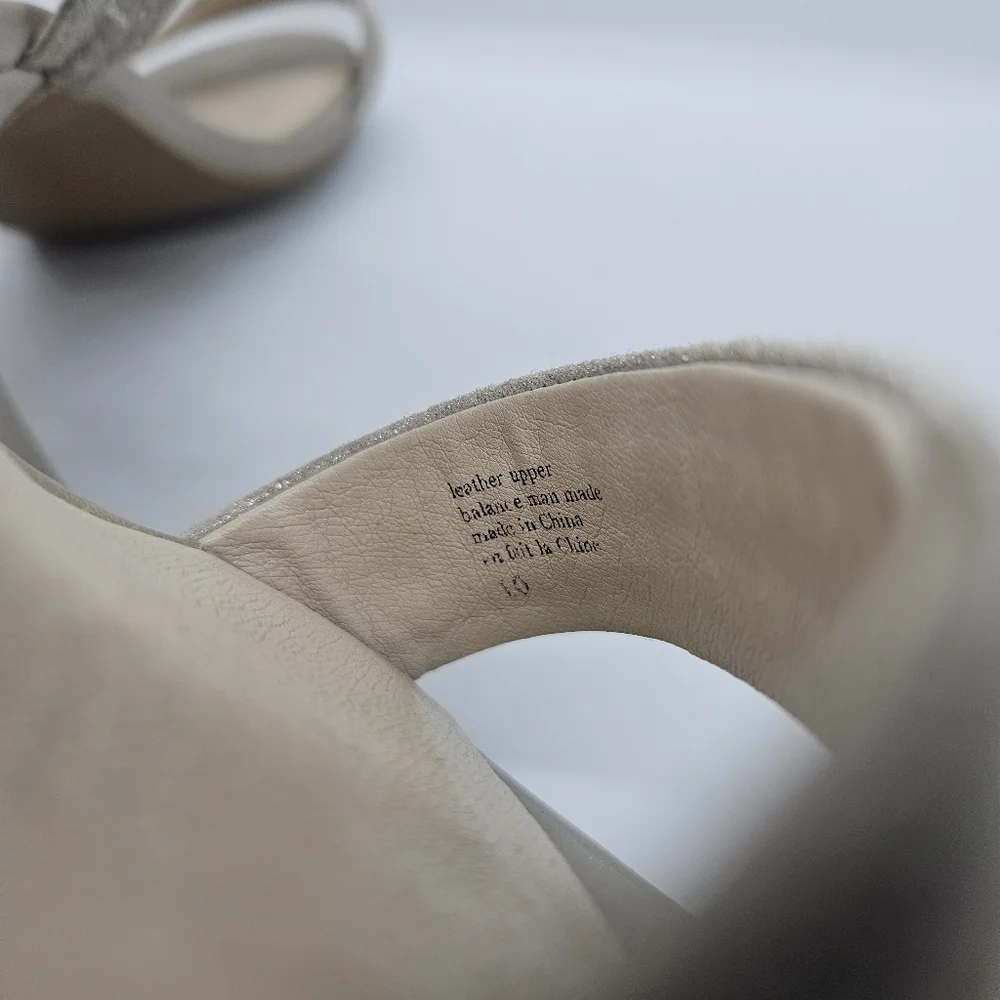Seychelles taupe and silver leather strappy heeled sandals size 10
